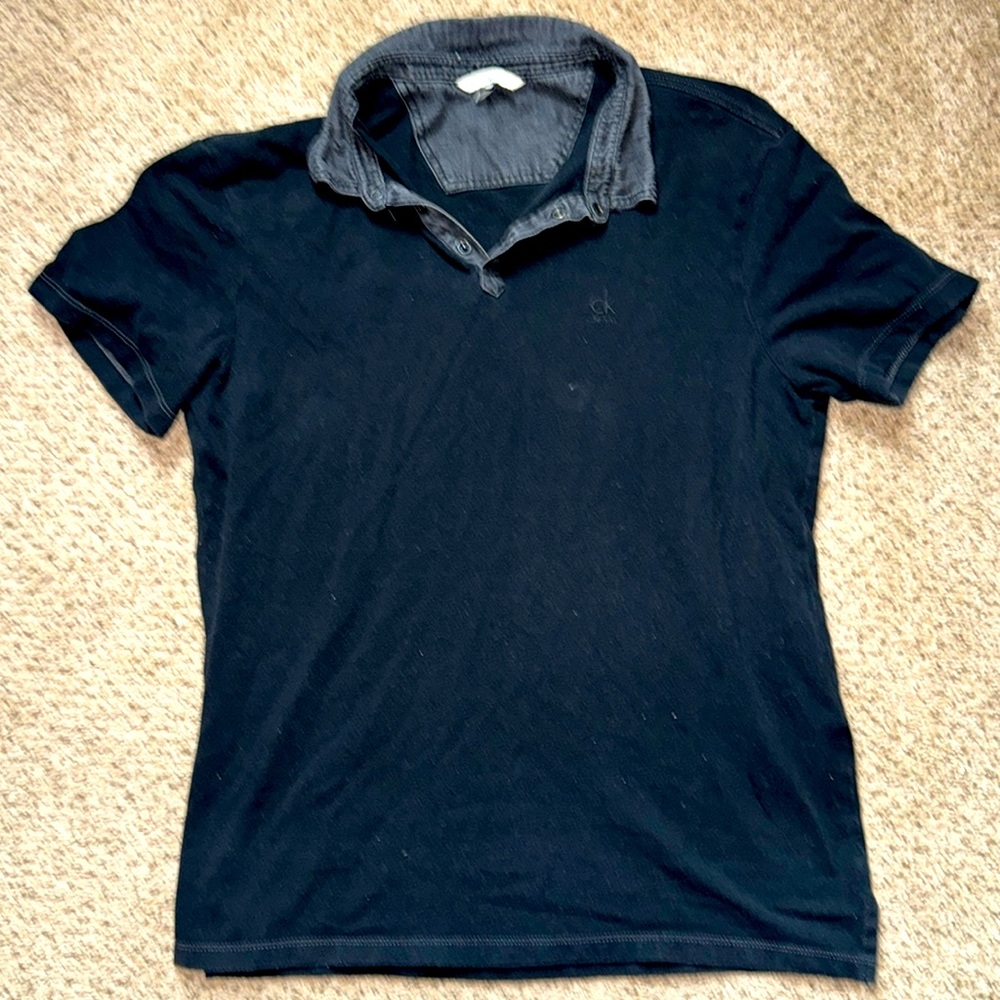 Calvin Klein Jeans Men’s Medium black button collar short sleeve polo